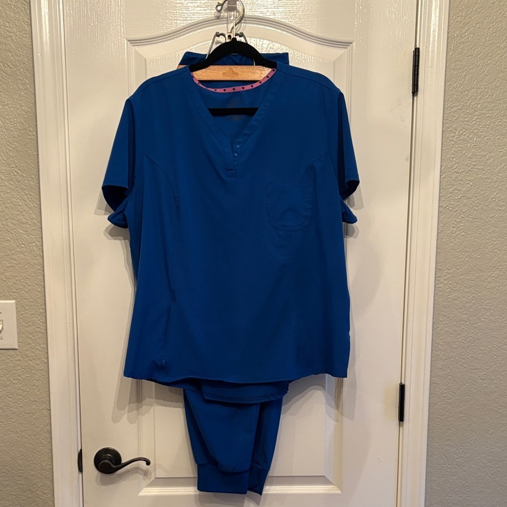 HeartSoul royal blue scrub set 2XL top with XL bottom